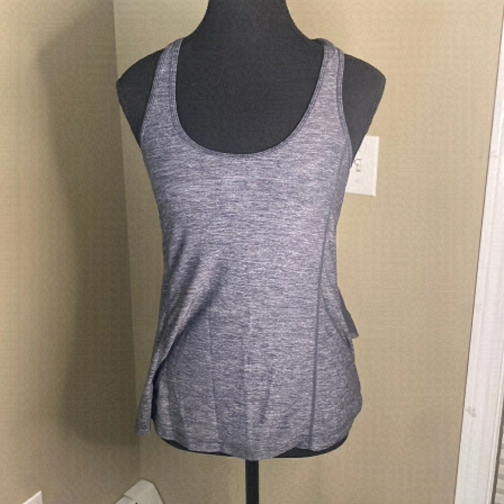 3/$30 Lululemon heathered grey tank top with ruffle detail on back‎ fit 6/8